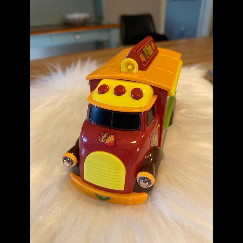 Interactive Mini Vehicle Food Trucks!!New!! Dolls not included - Picture 7 of 9
